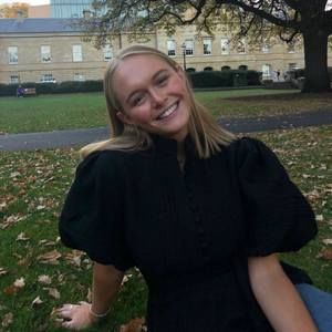 Meet your Posher, Madeline